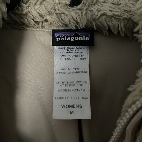 Patagonia tan/khaki/beige “furry” fleece. Size medium. - Picture 2 of 3